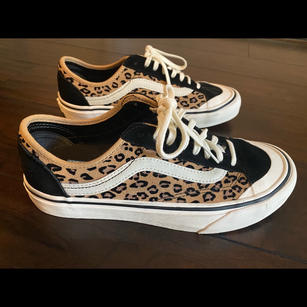Old skool leopard print Vans